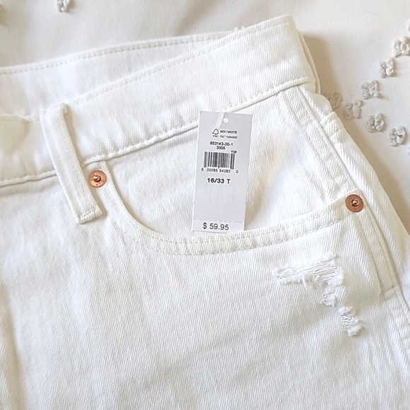 NWT GAP High Rise White Shorts Cheeky size 16 / 33 tall - Picture 6 of 8